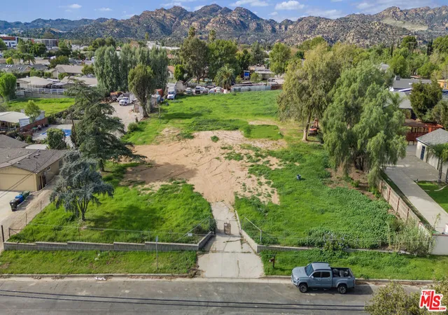 3rd image of 10425 Independence Ave, Chatsworth, CA 91311 | MLS# 26638867
