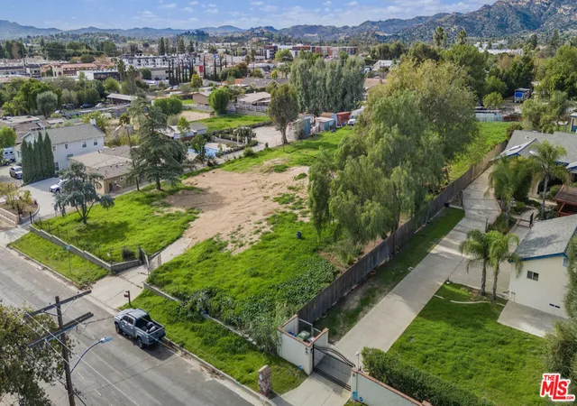 4th image of 10425 Independence Ave, Chatsworth, CA 91311 | MLS# 26638867