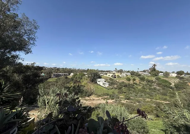 Listing Photo 2 - Condo for sale in building located at 3964 Manzanita Dr, San Diego, CA 92105 - Unit #