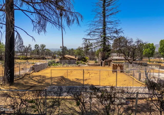 3rd image of 294 Wapello St, Altadena, CA 91001 | MLS# P1-25463