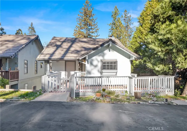 Photo 2 of Sale Pending at 40557 Saddleback Rd, Bass Lake, CA 93604 | MLS# FR26009662 | Listing updated on 2026-09-28