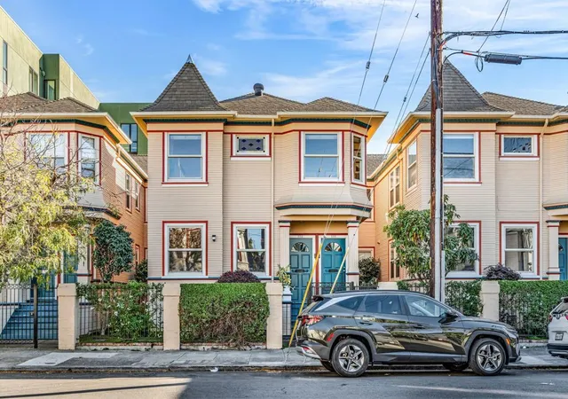 Listing Photo 2 - Condo for sale in building located at 595 22nd St, Oakland, CA 94612