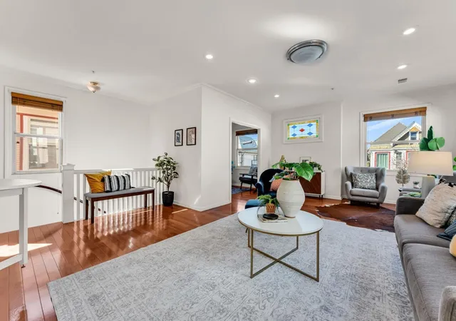 Listing Photo 5 - Condo for sale in building located at 595 22nd St, Oakland, CA 94612