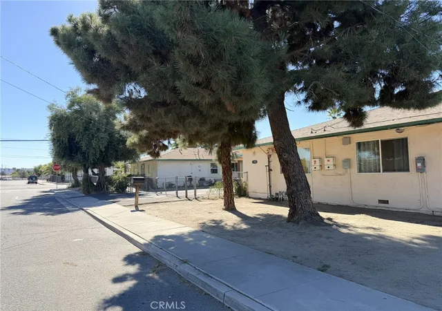 Photo 2 of Sale Pending at 397 E Main, San Jacinto, CA 92583 | MLS# IV25271844 | Listing updated on 2026-10-06