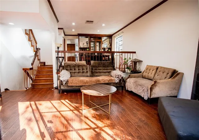 2nd image of 5327 Wilkinson Ave #6, Valley Village, CA 91607 | MLS# SR26011635