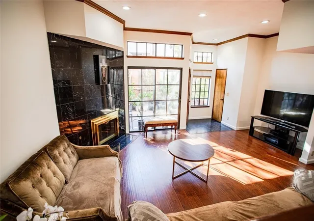 4th image of 5327 Wilkinson Ave #6, Valley Village, CA 91607 | MLS# SR26011635