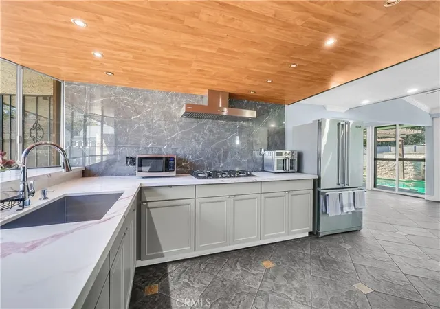 Homes for sale in Anaheim, CA | 645 S Trident St, Anaheim, CA 92804 | MLS# OC26011968