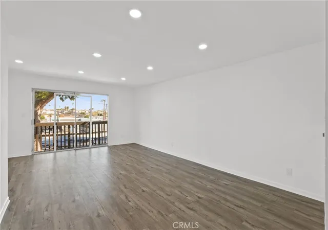 3rd image of 730 N Eucalyptus Ave #25, Inglewood, CA 90302 | MLS# DW26011844