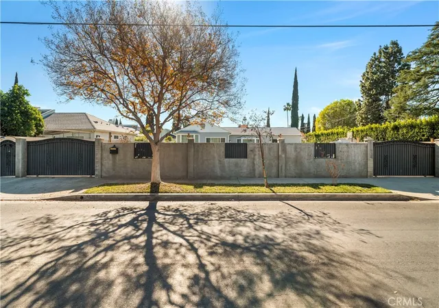 Homes for sale in Van Nuys, CA | 15358 Cohasset, Van Nuys, CA 91406 | MLS# SR26012204