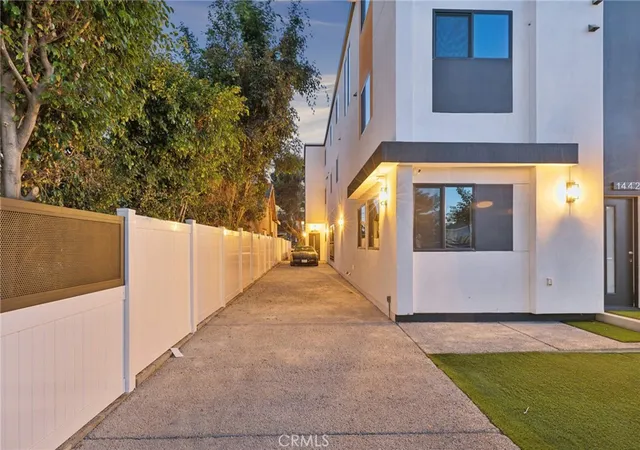 13th image of 1444 W 37th St, Los Angeles, CA 90018 | MLS# OC26013171