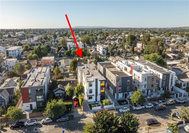 2nd image of 1444 W 37th St, Los Angeles, CA 90018 | MLS# OC26013171