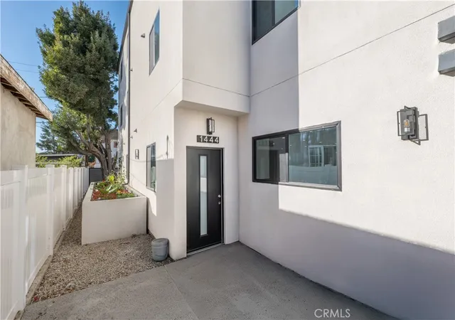 3rd image of 1444 W 37Th St, Los Angeles, CA 90018 | MLS# OC26013171