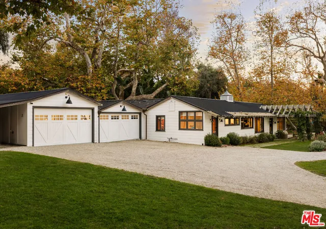 Photo 3 of Single family home for sale at 6332 Busch Dr, Malibu, CA 90265 | MLS# 26639893 | Listing updated on 2026-09-01
