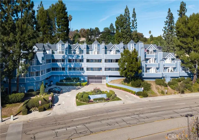 3rd image of 1501 N Brea Blvd, Fullerton, CA 92835