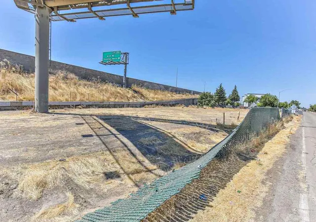 3rd image of 5133 S St Rt 99 W Frontage Rd, Stockton, CA 95215 | MLS# 41121375