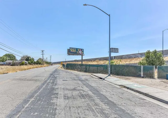 4th image of 5133 S St Rt 99 W Frontage Rd, Stockton, CA 95215 | MLS# 41121375