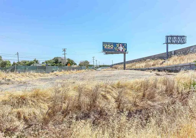 5th image of 5133 S St Rt 99 W Frontage Rd, Stockton, CA 95215 | MLS# 41121375