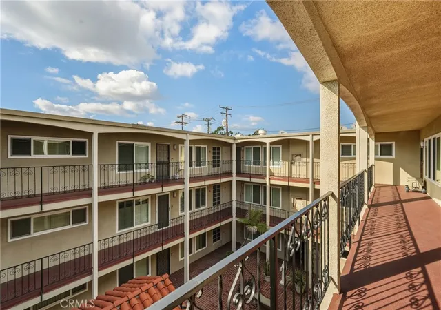 image of 3737 E 2Nd St, Long Beach, CA 90803