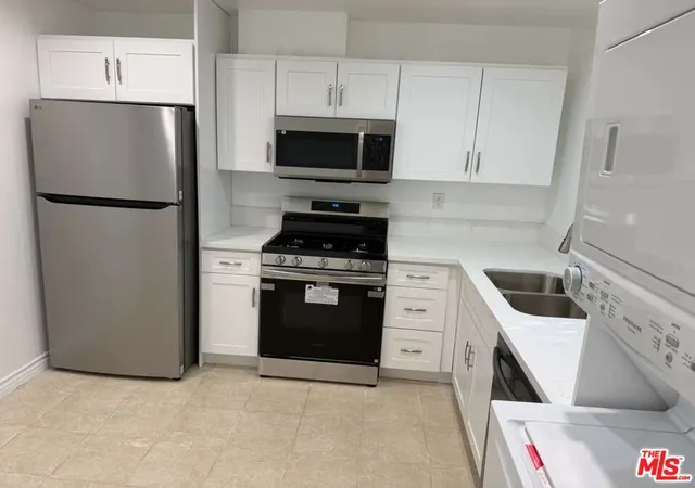 2nd image of 18350 Hatteras St #278, Tarzana, CA 91356 | MLS# 26640465