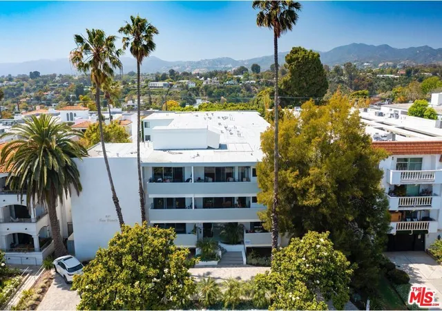 Homes for sale in Santa Monica, CA | 537 San Vicente Blvd, Santa Monica, CA 90402 | MLS# 26640487