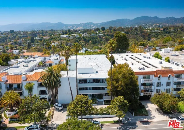 Homes for sale in Santa Monica, CA | 537 San Vicente Blvd, Santa Monica, CA 90402 | MLS# 26640487