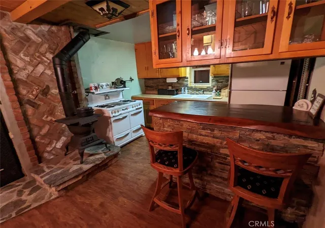 Photo 4 of House for sale at 326 Holmes, Sugarloaf, CA 92386 | MLS# PW26013690 | Listing updated on 2026-01-28