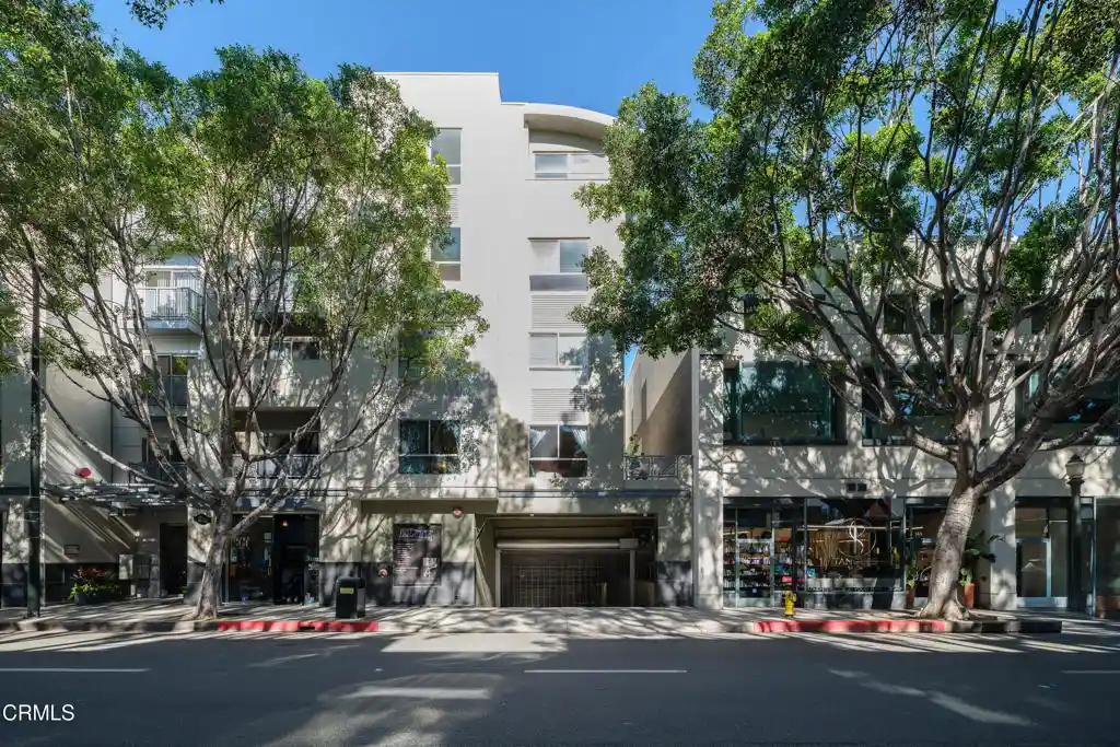 Listing Photo 2 - Condo for sale in 159 W Grn St located at 159 W Grn St, Pasadena, CA 91105 - Unit #502A