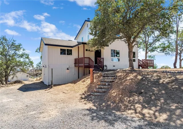 Homes for sale in Coarsegold, CA | 41070 Lilley Mountain, Coarsegold, CA 93614 | MLS# FR26014261