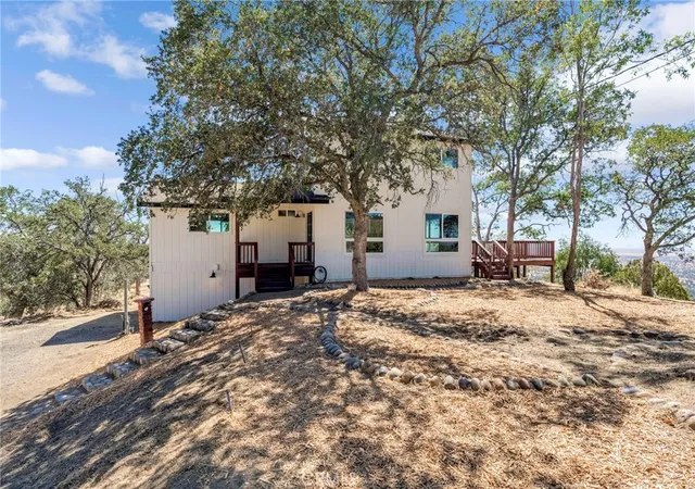 Homes for sale in Coarsegold, CA | 41070 Lilley Mountain, Coarsegold, CA 93614 | MLS# FR26014261