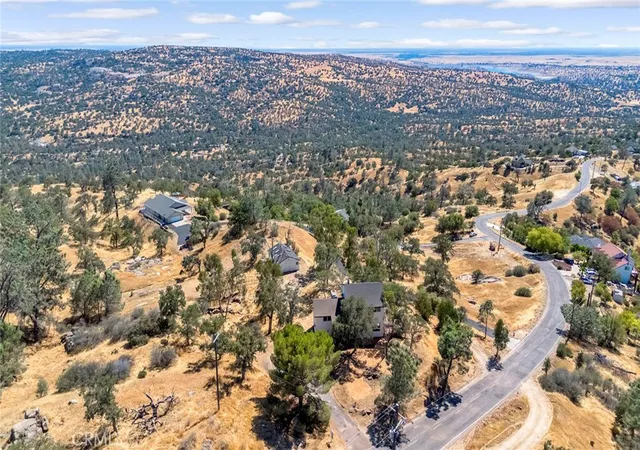 Homes for sale in Coarsegold, CA | 41070 Lilley Mountain, Coarsegold, CA 93614 | MLS# FR26014261