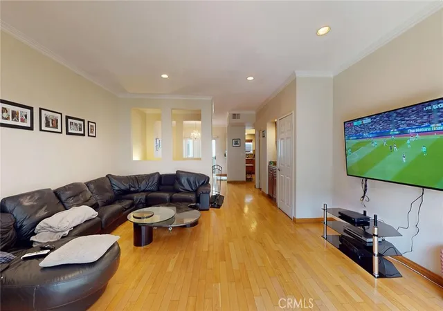 2nd image of 14919 Dickens St #105, Sherman Oaks, CA 91403 | MLS# SR26014394