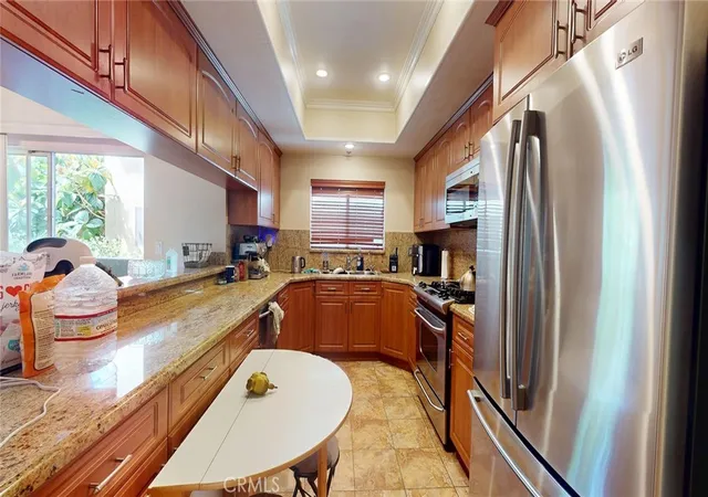 3rd image of 14919 Dickens St #105, Sherman Oaks, CA 91403 | MLS# SR26014394