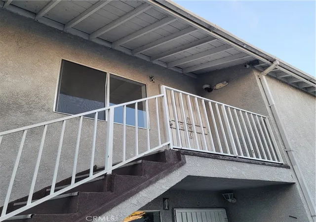 Listing Photo 5 - Condo for sale in building located at 2632 W 16th, Los Angeles, CA 90019