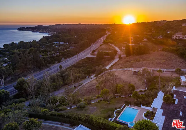 Photo 21 of Single family home for sale at 27727 Pacific Coast Hwy, Malibu, CA 90265 | MLS# 26640025 | Listing updated on 2026-09-29