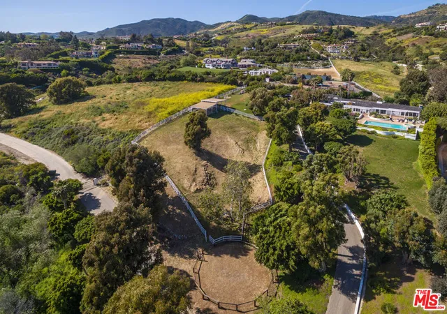 Photo 3 of Single family home for sale at 27727 Pacific Coast Hwy, Malibu, CA 90265 | MLS# 26640025 | Listing updated on 2026-09-29