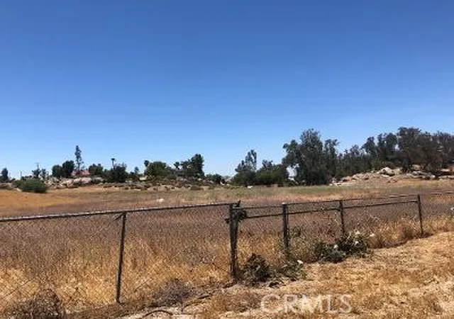 Photo 4 of Land for sale at 27475 Cornell, Hemet, CA 92544 | MLS# SW26014873 | Listing updated on 2026-01-21