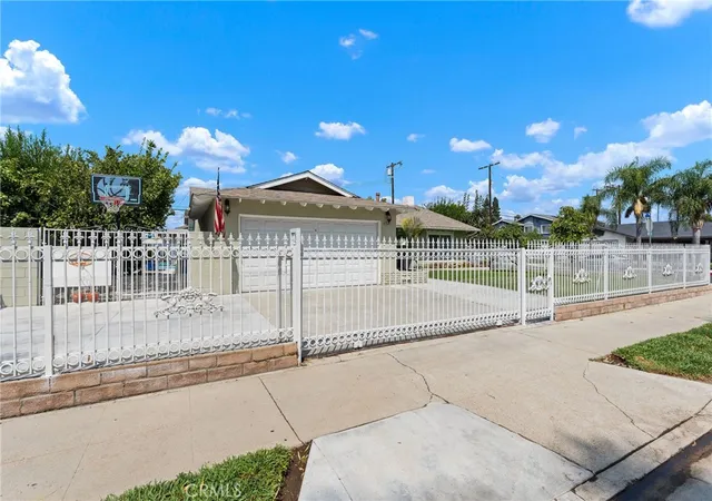 4th image of 8521 Gloria, North Hills, CA 91343 | MLS# IV26014909