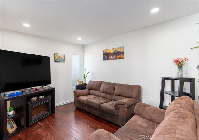 2nd image of 1650 12 S Campus #12, Ontario, CA 91761 | MLS# IV26011172