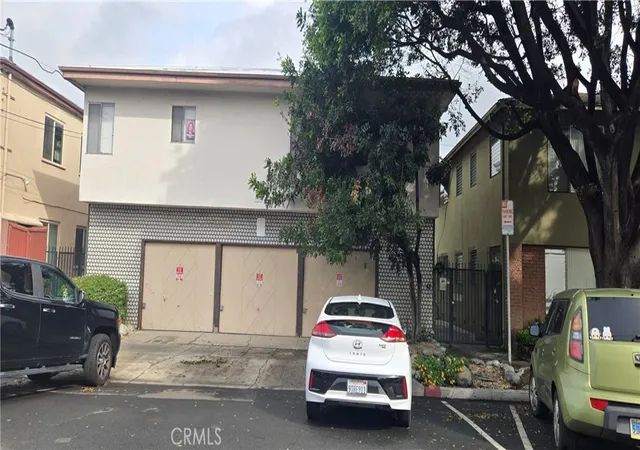 Homes for sale in Long Beach, CA | 1013 E Appleton #1, Long Beach, CA 90802 | MLS# PW26015555