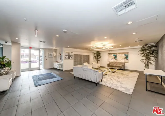 2nd image of 436 S Virgil Ave, Los Angeles, CA 90020