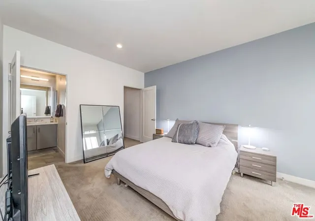 4th image of 436 S Virgil Ave #PH 1, Los Angeles, CA 90020 | MLS# 26637425