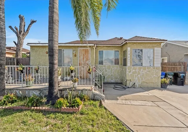 Homes for sale in Fontana, CA | 7603 Date St, Fontana, CA 92336 | MLS# CV26012939