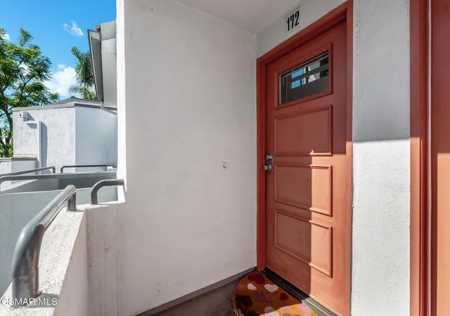 Photo 3 of Condo for sale at 1158 Tivoli Ln #172, Simi Valley, CA 93065 | MLS# 226000330 | Listing updated on 2026-10-06