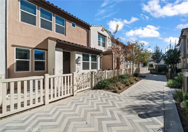 Homes for sale in Corona, CA | 3934 Lavine, Corona, CA 92883 | Houzeo
