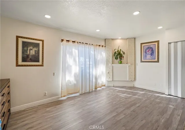 2nd image of 21219 Roscoe, Canoga Park, CA 91304 | MLS# SR26015840