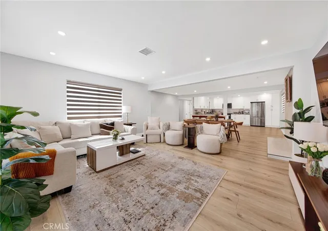 4th image of 16052 Bahama St, North Hills, CA 91343 | MLS# BB26015503