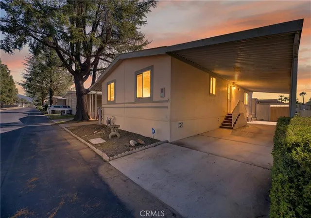 Photo 2 of Manufactured home for sale at 725 W Thornton #10, Hemet, CA 92543 | MLS# IV26016095 | Listing updated on 2026-09-08