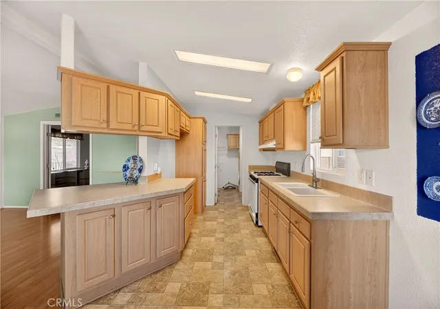 Photo 3 of Manufactured home for sale at 725 W Thornton #10, Hemet, CA 92543 | MLS# IV26016095 | Listing updated on 2026-09-08