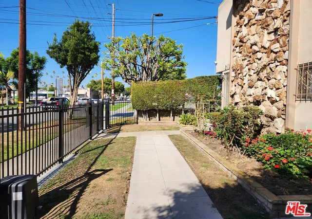 Homes for sale in Inglewood, CA | 216 S Inglewood Ave, Inglewood, CA 90301 | MLS# 26640675
