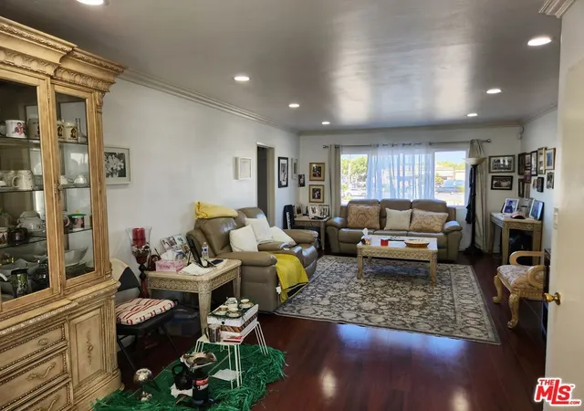 Homes for sale in Inglewood, CA | 216 S Inglewood Ave, Inglewood, CA 90301 | MLS# 26640675